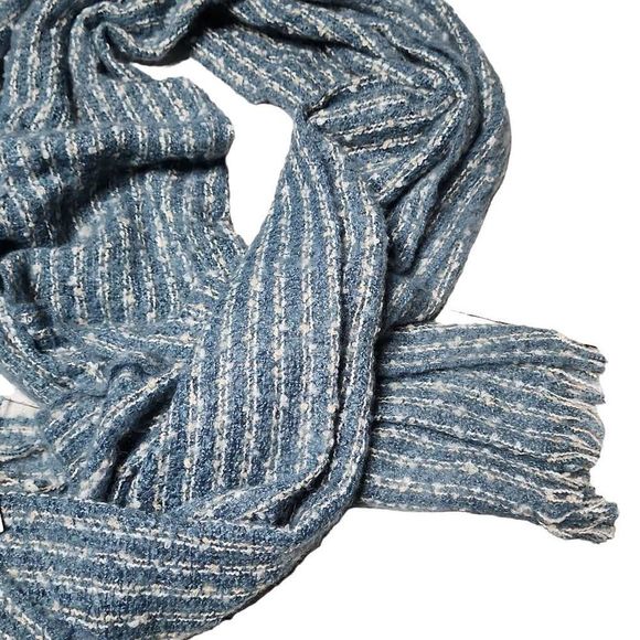 Apt. 9 blue mixed knit fringe boucle wide cozy scarf NWT - Picture 3 of 4